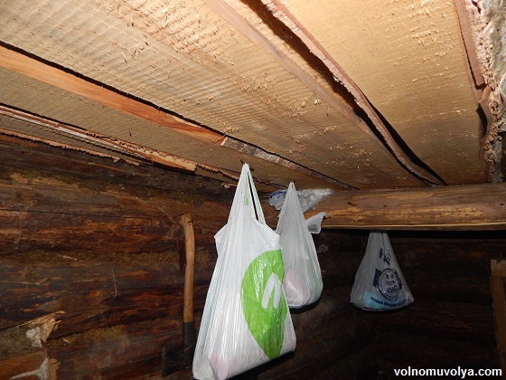 хранение-припасов-в-избе