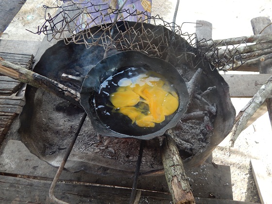 яичница из большого яйца